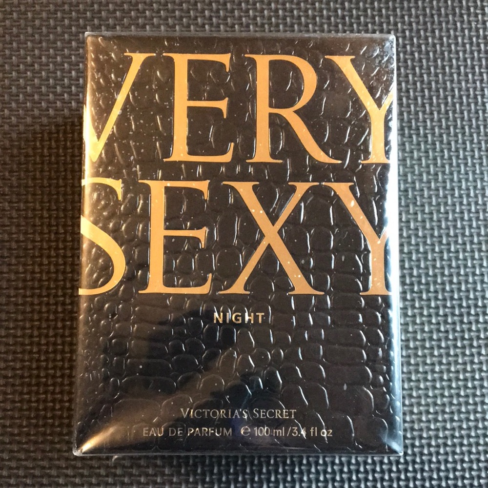 Victoria Secret Very Sexy Night fragrance